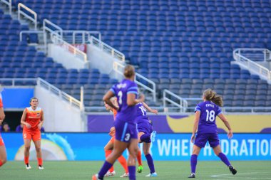 Orlando Pride sunucusu Houston Dash 23 Haziran 2016 'da Orlando Florida' daki Dünya Kampı Stadyumu 'nda..