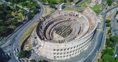 İtalya 'nın Roma' daki ünlü mezarının havadan görünüşü.. 
