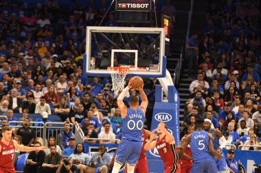 Orlando Magic 17 Ekim 2018 'de Orlando Florida' daki Amway Center 'da Miami Heat' i sunar..  