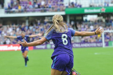 Orlando Pride 22 Nisan 2017 'de Orlando City Stadyumu' nda Washington Spirit 'e ev sahipliği yaptı..  