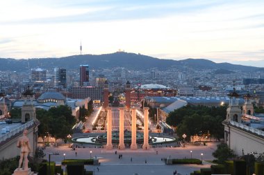 Akşamları şehir ışıklarına bak, şehir manzarası