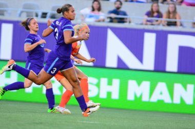 Orlando Pride sunucusu Houston Dash 23 Haziran 2016 'da Orlando Florida' daki Dünya Kampı Stadyumu 'nda..
