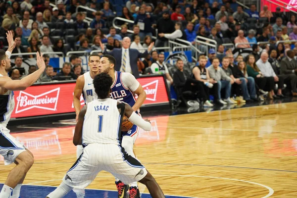Orlando Magic, Philadelphia 76ers 'ı 13 Kasım 2019 Çarşamba günü Amway Center' da ağırlamaktadır. Fotoğraf: Marty Jean-Louis