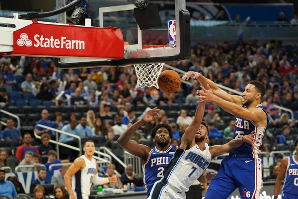 Orlando Magic 13 Ekim 2019 'da Florida, Orlando' daki Amway Center 'da Philadelphia 76ers' a ev sahipliği yaptı..  