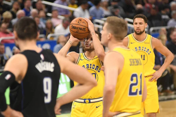 Orlando Magic Hostí Zlaté Státní Bojovníky Amway Center Orlandu Floridě — Stock fotografie