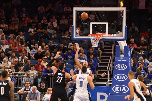 Orlando Magic 25 Ekim 2018 'de Orlando Florida' daki Amway Center 'da Portland Trail Blazers' ı sunar..  