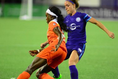 Orlando Pride sunucusu Houston Dash 23 Haziran 2016 'da Orlando Florida' daki Dünya Kampı Stadyumu 'nda..