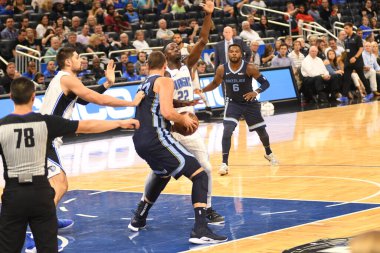Orlando Magic 10 Ekim 2018 tarihinde Orlando Florda 'daki Amway Center' da Memphis Grizzilies 'e ev sahipliği yaptı..  