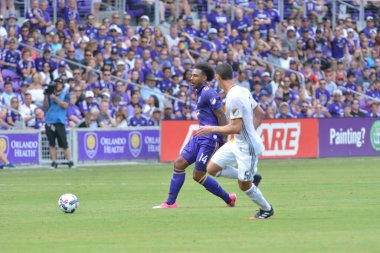 Orlando City 15 Nisan 2017 'de Florida, Orlando' daki Citrus Bowl 'da Los Angeles Galaksisine ev sahipliği yaptı.. 
