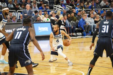 Orlando Magic 28 Şubat 2020 tarihinde Orlando Florida 'da Amway Center' da Minnesota Timberwolves 'a ev sahipliği yapar..  