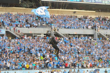 Kuzey Carolina 29 Aralık 2015 tarihinde Orlando Florida 'daki Kamp Dünya Stadyumu' nda oynanan Russell Atletizm Kupası 'nda Baylor ile karşılaşacak..