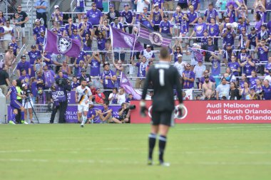 Orlando City 15 Nisan 2017 'de Florida, Orlando' daki Citrus Bowl 'da Los Angeles Galaksisine ev sahipliği yaptı..