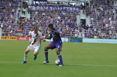 Orlando City 15 Nisan 2017 'de Florida, Orlando' daki Citrus Bowl 'da Los Angeles Galaksisine ev sahipliği yaptı..  