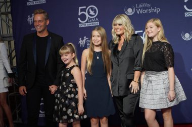 15 Ekim 2019 'da Nashville, Tennessee' deki Linbscome Üniversitesi 'nde verilen 50. GMA Dove Ödülleri sırasında kırmızı halı. 