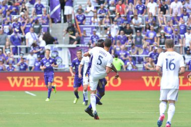 Orlando City 15 Nisan 2017 'de Florida, Orlando' daki Citrus Bowl 'da Los Angeles Galaksisine ev sahipliği yaptı.. 