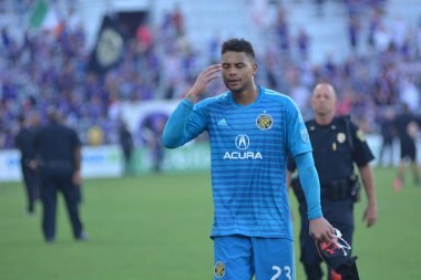 Orlando Magic oyuncusu Fournier, 25 Ekim 2018 tarihinde Orlando Florida 'daki Amway Center' da spor ceketlilere karşı gol atmaya çalıştı..  