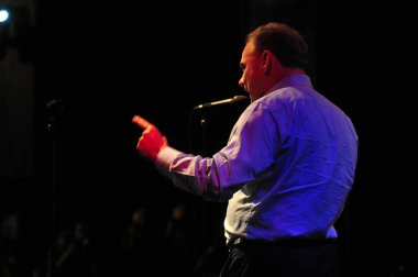 Şarkıcı Jon Bon Jovi, 5 Kasım 2016 'da St. Petersburg Florida' da Devlet Street Theater in Support of HIllary Clinton 'ın Başkan İhalesi' nde sahne alıyor.