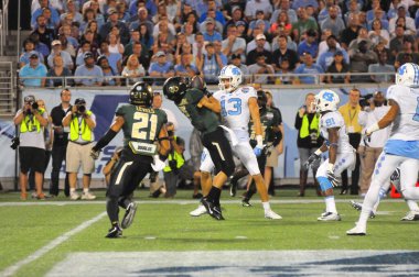 Kuzey Carolina 29 Aralık 2015 tarihinde Orlando Florida 'daki Kamp Dünya Stadyumu' nda oynanan Russell Atletizm Kupası 'nda Baylor ile karşılaşacak..