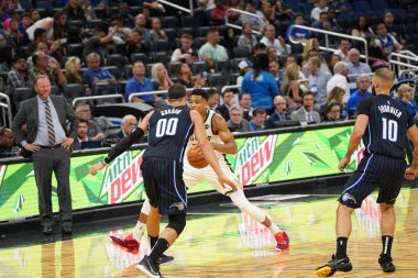 Orlando Magic, Orlando, Florida, ABD 'deki Amway Center' da Milwaukee Bucks 'a ev sahipliği yapıyor. 1 Kasım 2019.  