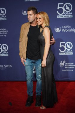 15 Ekim 2019 'da Nashville, Tennessee' deki Linbscome Üniversitesi 'nde verilen 50. GMA Dove Ödülleri sırasında kırmızı halı. 