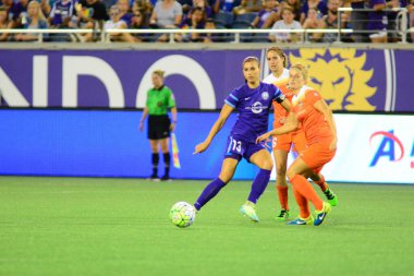Orlando Pride sunucusu Houston Dash 23 Haziran 2016 'da Orlando Florida' daki Dünya Kampı Stadyumu 'nda..