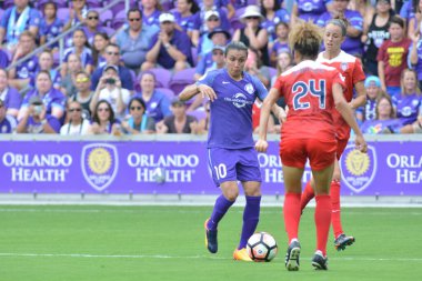 Orlando Pride 22 Nisan 2017 'de Orlando City Stadyumu' nda Washington Spirit 'e ev sahipliği yaptı..  