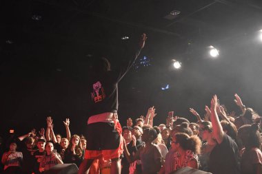 Crossover Kilisesi, 6 Ekim 2018 'de Tampa Florida' daki Crossover Kilisesi 'nde iki yıllık lezzet festivaline ev sahipliği yapıyor..  