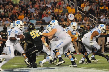 Kuzey Carolina 29 Aralık 2015 tarihinde Orlando Florida 'daki Kamp Dünya Stadyumu' nda oynanan Russell Atletizm Kupası 'nda Baylor ile karşılaşacak..