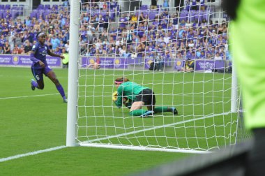 Orlando Pride 22 Nisan 2017 'de Orlando City Stadyumu' nda Washington Spirit 'e ev sahipliği yaptı..  