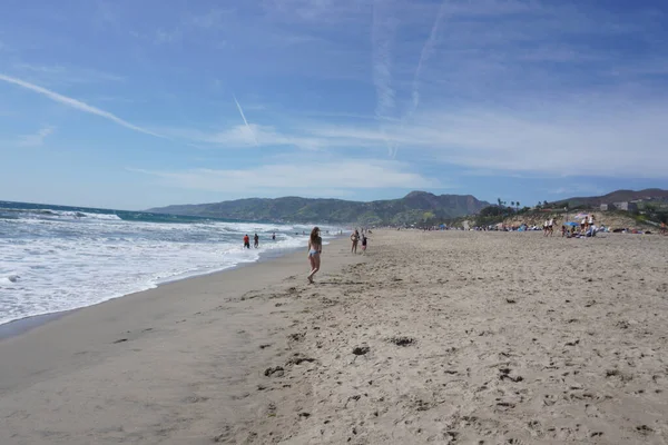 View Ocean Shore Footprints Sand Distance People — Stock Photo, Image