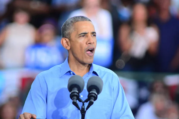 Prezydent Barack Obama Przemawia Wiecu Kampanii Stadionie Osceola Heritage Park — Zdjęcie stockowe