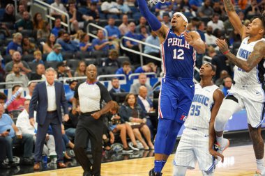 Orlando Magic 13 Ekim 2019 'da Florida, Orlando' daki Amway Center 'da Philadelphia 76ers' a ev sahipliği yaptı..