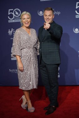 15 Ekim 2019 'da Nashville, Tennessee' deki Linbscome Üniversitesi 'nde verilen 50. GMA Dove Ödülleri sırasında kırmızı halı. 