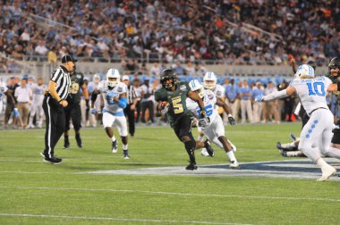 Kuzey Carolina 29 Aralık 2015 tarihinde Orlando Florida 'daki Kamp Dünya Stadyumu' nda oynanan Russell Atletizm Kupası 'nda Baylor ile karşılaşacak..