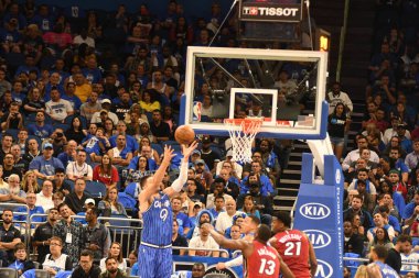 Orlando Magic 17 Ekim 2018 'de Orlando Florida' daki Amway Center 'da Miami Heat' i sunar..