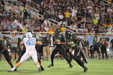 Kuzey Carolina 29 Aralık 2015 tarihinde Orlando Florida 'daki Kamp Dünya Stadyumu' nda oynanan Russell Atletizm Kupası 'nda Baylor ile karşılaşacak..