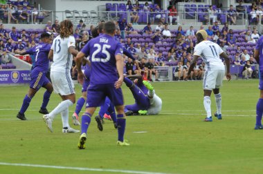 Orlando City 15 Nisan 2017 'de Florida, Orlando' daki Citrus Bowl 'da Los Angeles Galaksisine ev sahipliği yaptı..  