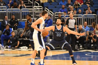 Orlando Magic 10 Ekim 2018 tarihinde Orlando Florda 'daki Amway Center' da Memphis Grizzilies 'e ev sahipliği yaptı..  