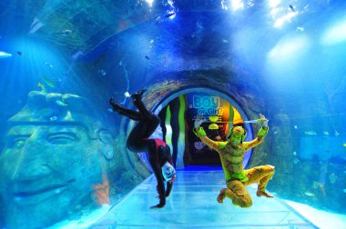 30 Ağustos 2016 'da Orlando Florida' daki güzel Orlando Eye 'daki Cirque du Soleil gösterisi..