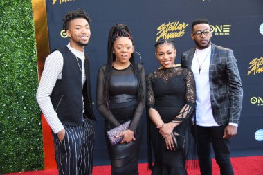 24 Mart 2018 Cumartesi günü Las Vegas 'taki Orleans Resort' ta düzenlenen 33. Yıldız Ödülleri Kırmızı Halı sırasında ünlüler.