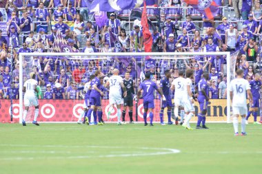 Orlando City 15 Nisan 2017 'de Florida, Orlando' daki Citrus Bowl 'da Los Angeles Galaksisine ev sahipliği yaptı.. 