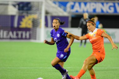 Orlando Pride sunucusu Houston Dash 23 Haziran 2016 'da Orlando Florida' daki Dünya Kampı Stadyumu 'nda..