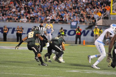 Kuzey Carolina 29 Aralık 2015 tarihinde Orlando Florida 'daki Kamp Dünya Stadyumu' nda oynanan Russell Atletizm Kupası 'nda Baylor ile karşılaşacak..