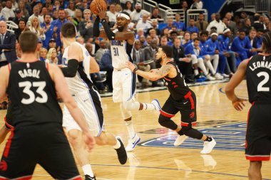 Orlando Magic 19 Nisan 2019 Cuma günü Orlando Florida 'daki Amway Arena' daki NBA Playoff 1 'de Toronto Rapçileri' ne ev sahipliği yapıyor.