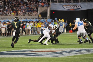 Kuzey Carolina 29 Aralık 2015 tarihinde Orlando Florida 'daki Kamp Dünya Stadyumu' nda oynanan Russell Atletizm Kupası 'nda Baylor ile karşılaşacak..