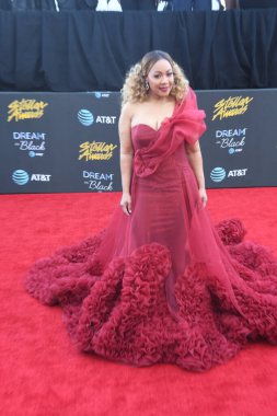 Kırmızı Halı Fotoğrafları 29 Mart 2019 Cumartesi günü Las Vegas 'taki Orleans Resort' ta düzenlenen 34. Yıldız Ödülleri sırasında çekildi.