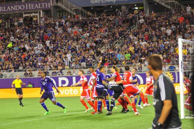 Orlando City SC, 8 Mayıs 2015 'te Florida' daki Kamp Dünyası Stadyumu 'nda Los Angeles Galaksisi' ne ev sahipliği yaptı.. 