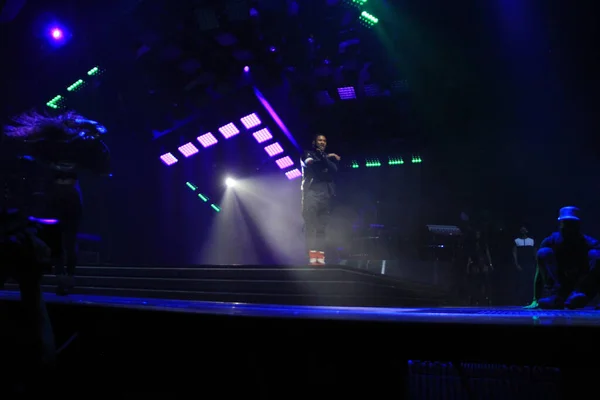 2015年12月12日 フロリダ州オーランドのアンウェイ センターでR Bシンガーのアッシャーが演奏する — ストック写真