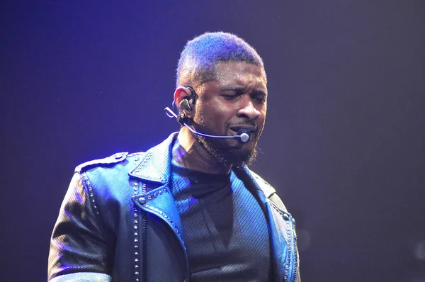 Singer Usher 2014 December Amway Centerben Lép Fel Floridában — Stock Fotó