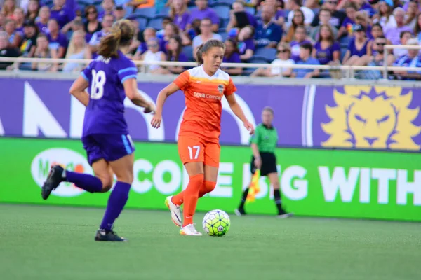 Orlando Pride sunucusu Houston Dash 23 Haziran 2016 'da Orlando Florida' daki Dünya Kampı Stadyumu 'nda..